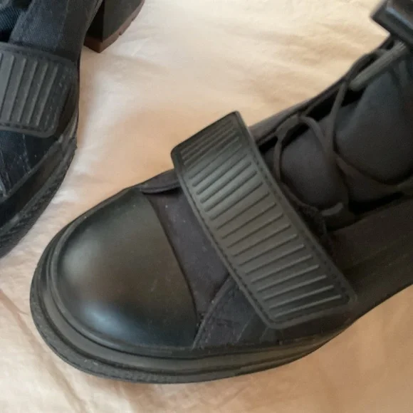 Converse Black Lace Up Platform Boots, 7 - Picture 3 of 9